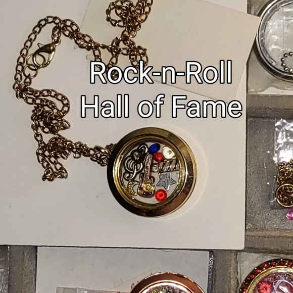 "Cleveland Rocks" Lighthouse Memory Charm Locket - Picture 8 of 9